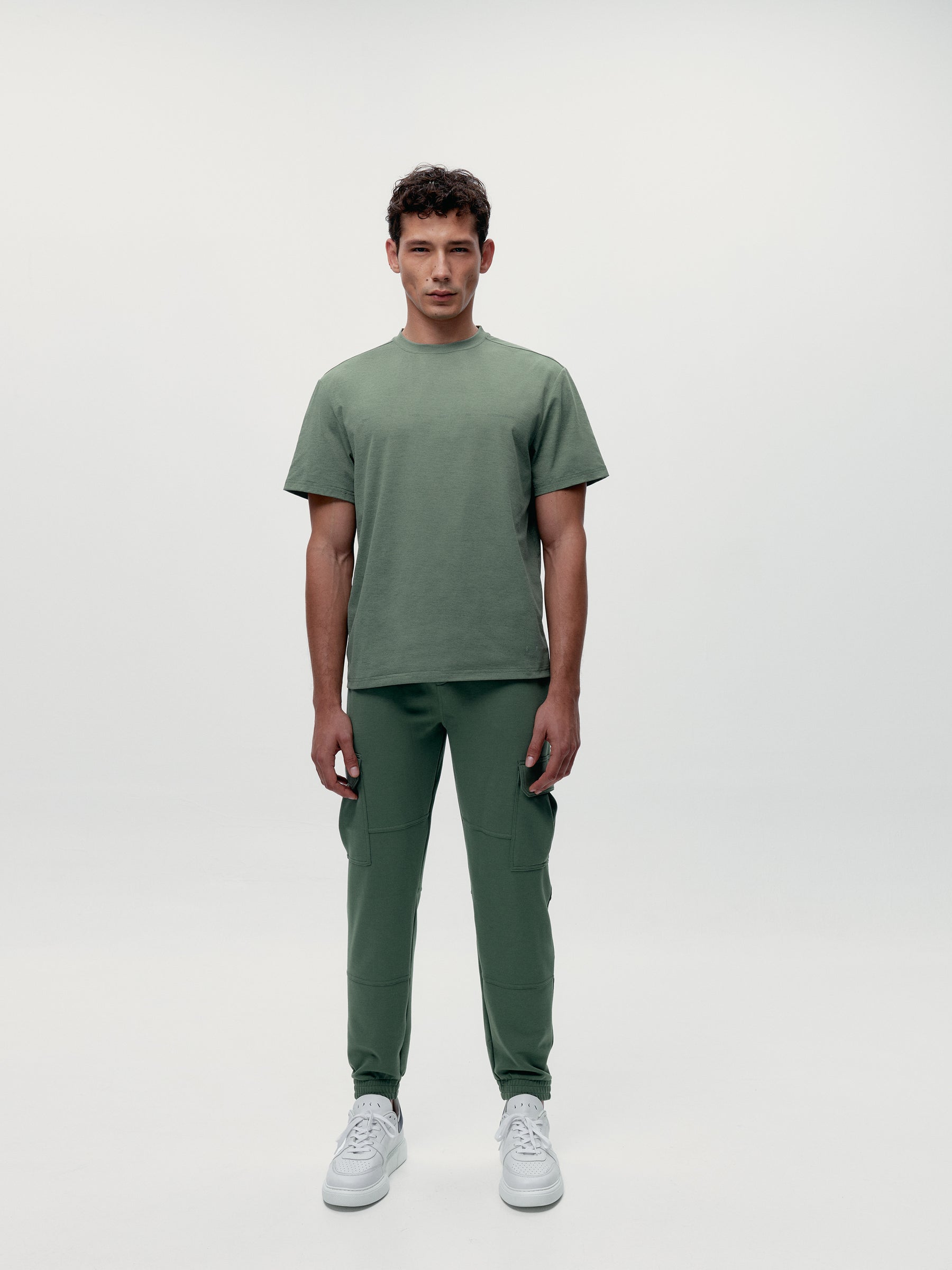 Conjunto deportivo Biafra Asparagus