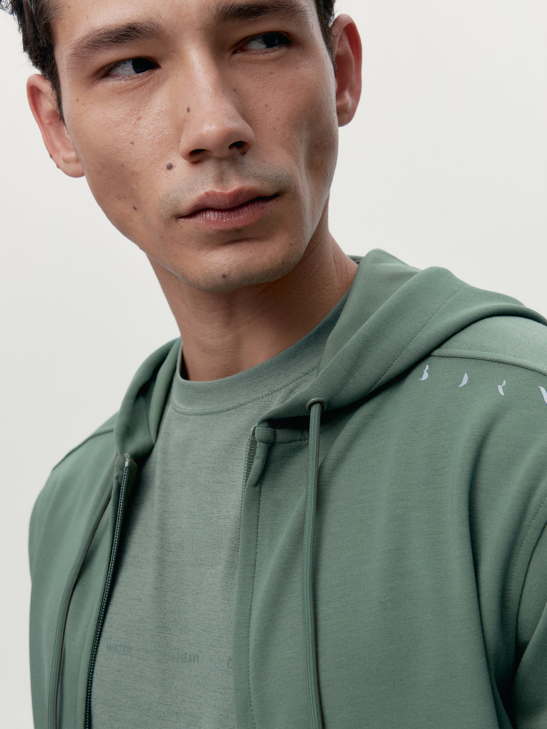 Conjunto deportivo Biafra Asparagus