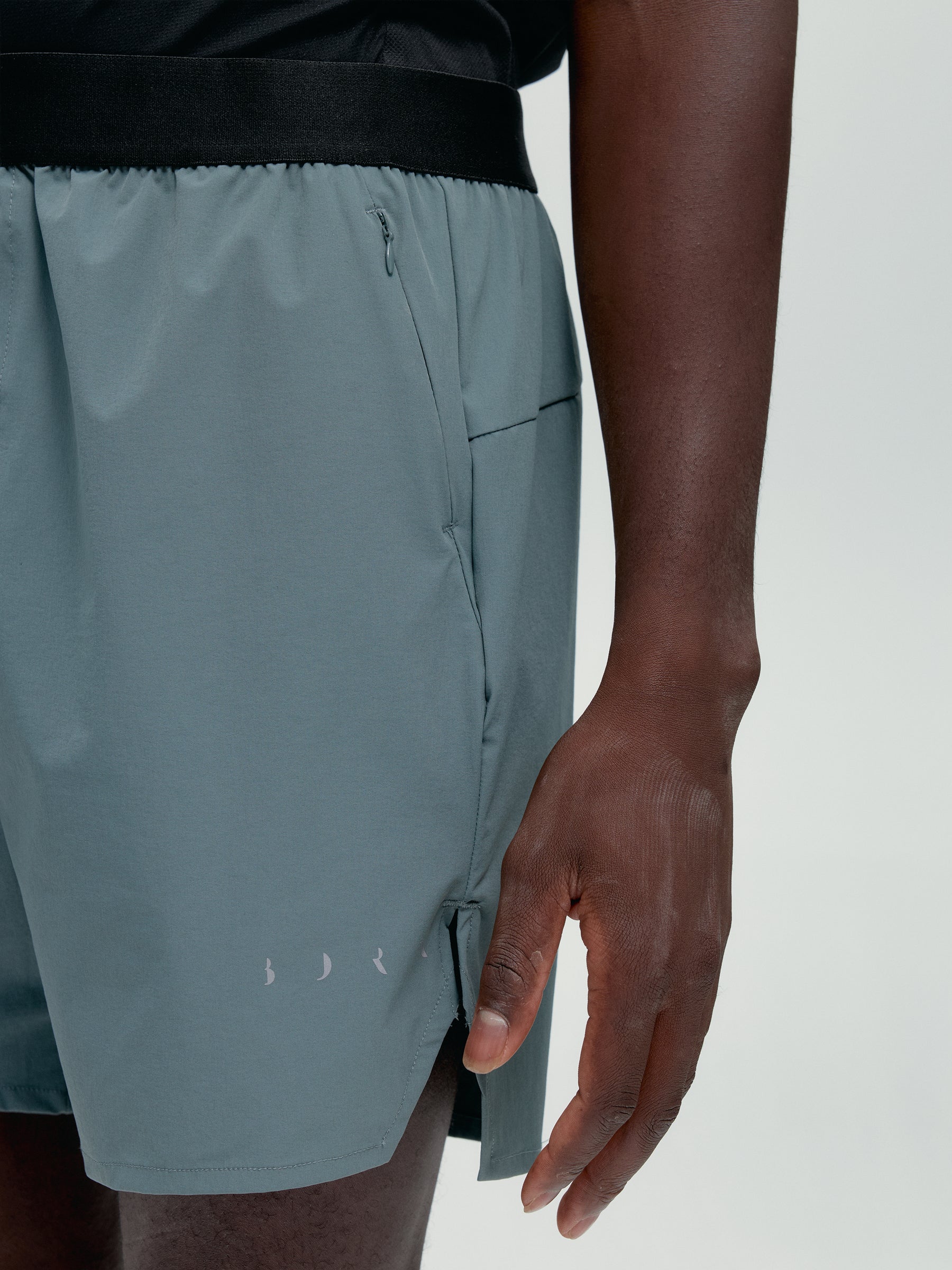 Ensemble de sport noir et gris-vert