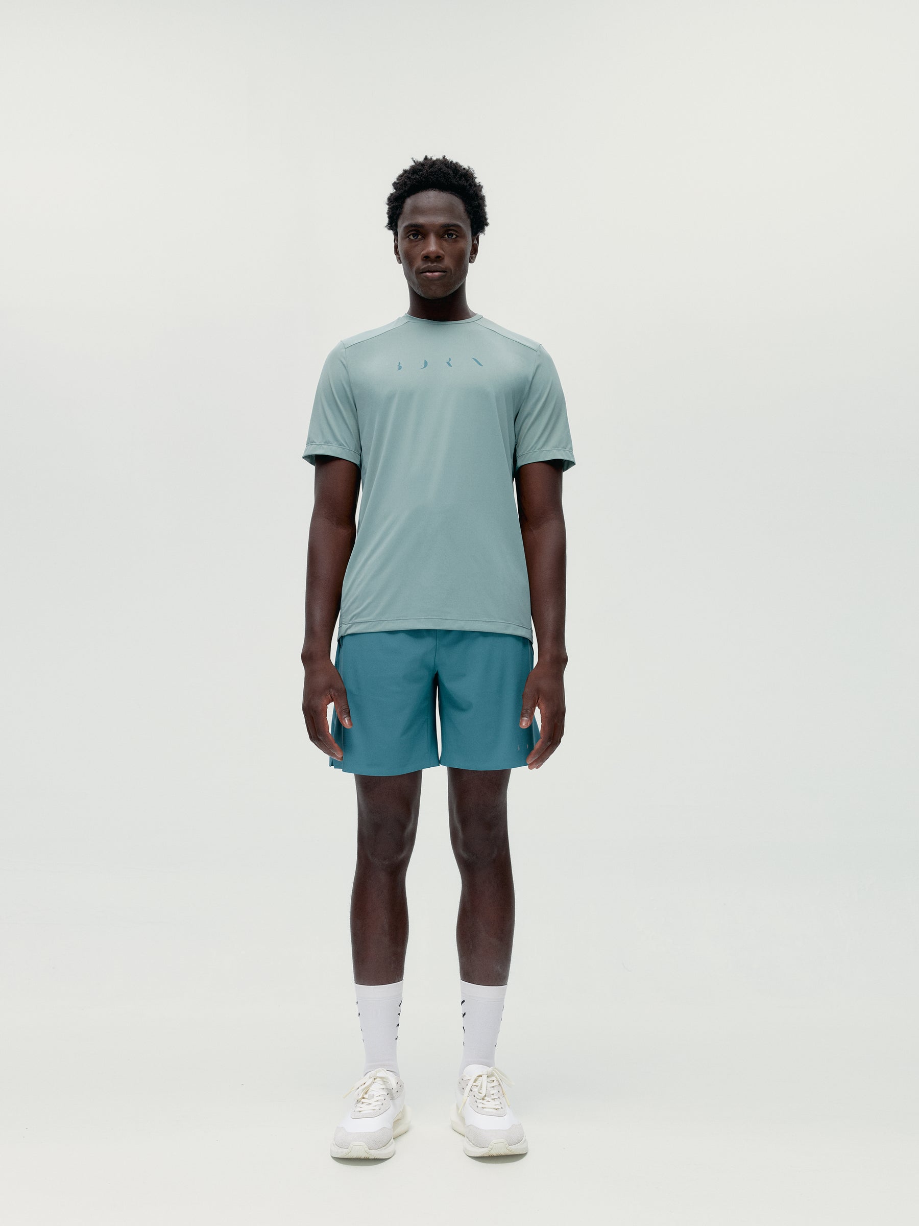 Ensemble de sport en foin vert et concombre