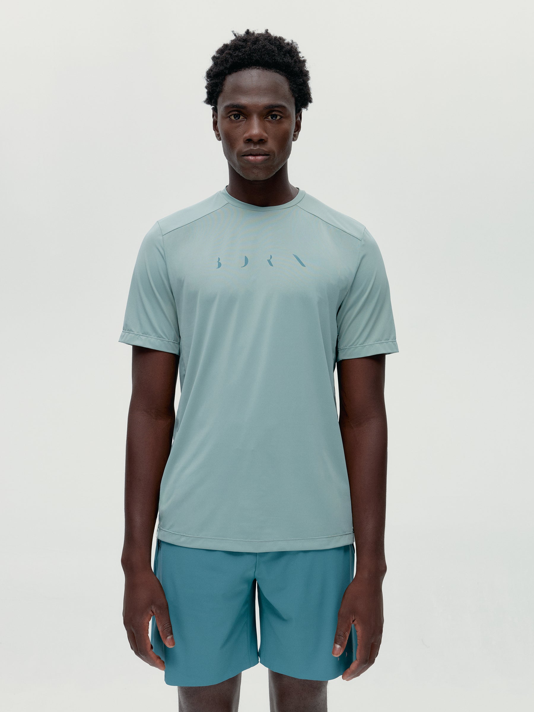 Ensemble de sport en foin vert et concombre