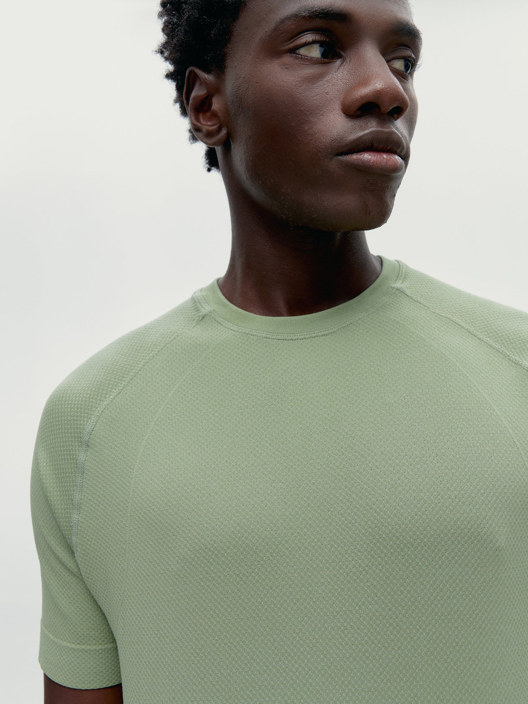 survêtement vert et noir