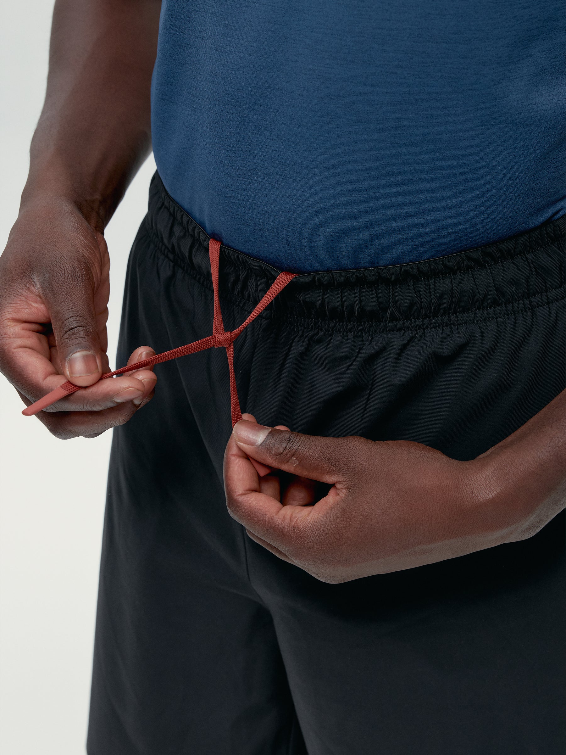 Sport-Set in Schwarz und Meeresblau