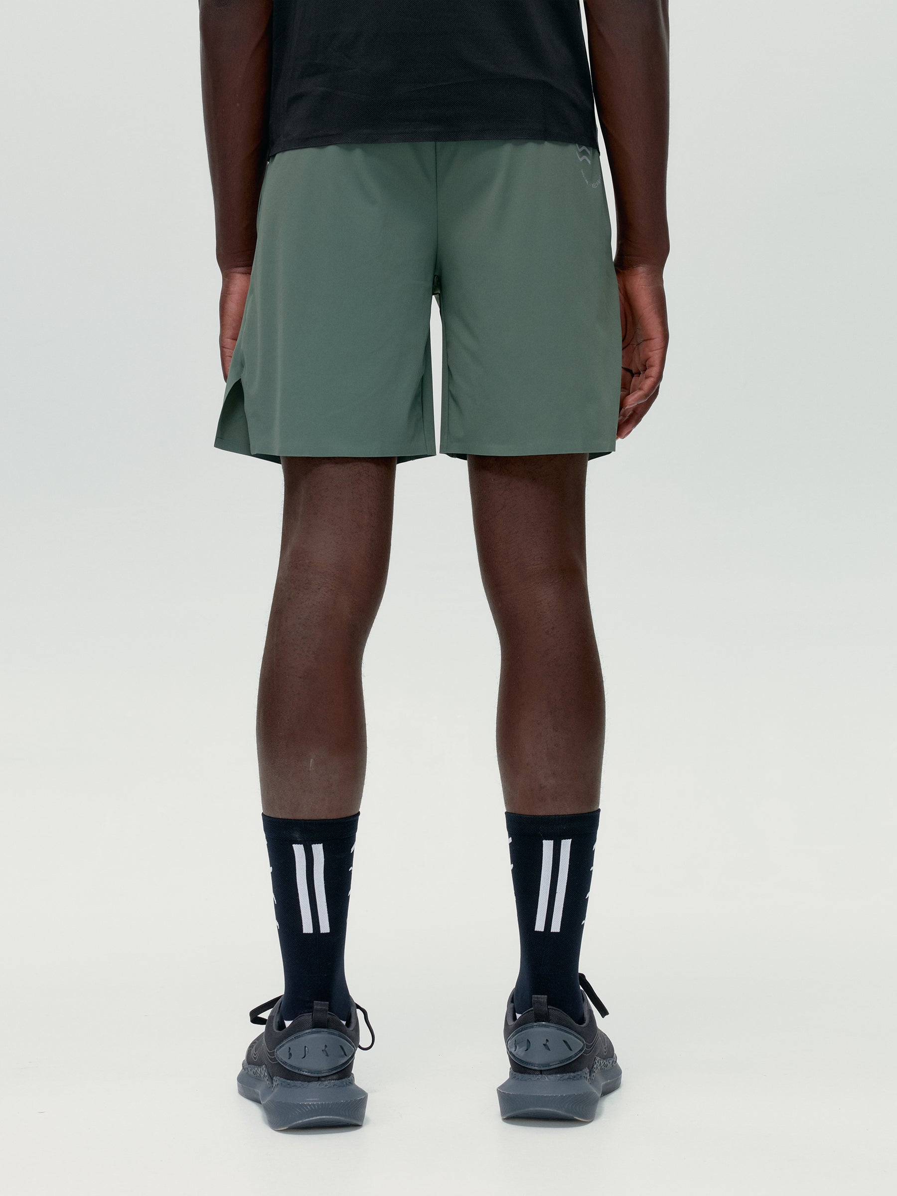 Conjunto deportivo Black/Oregano