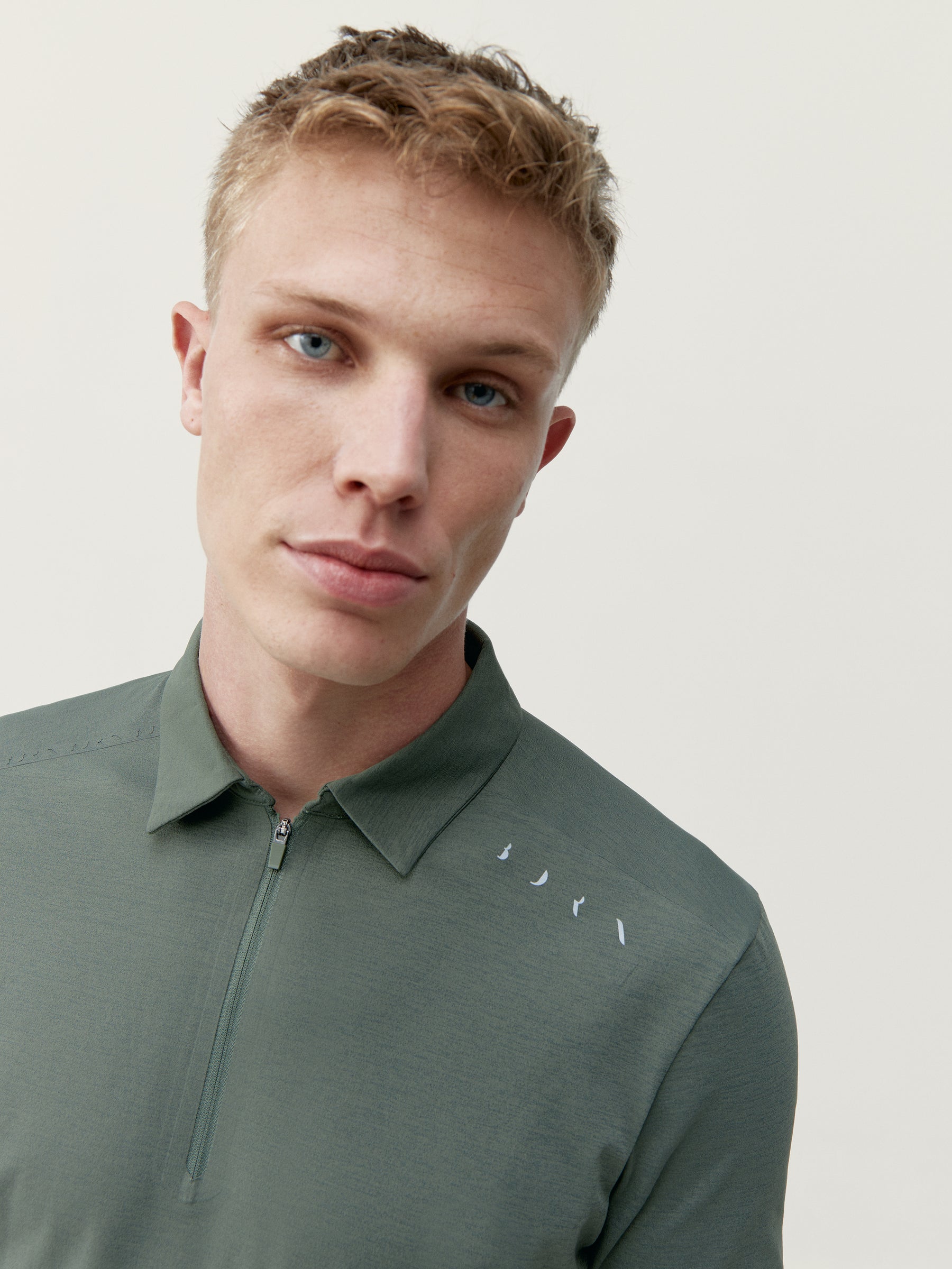 Conjunto deportivo Kariba Hunter