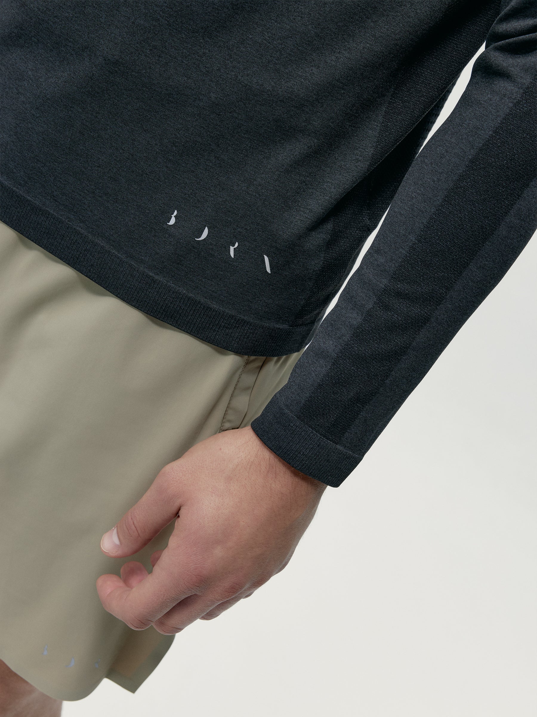 Conjunto deportivo Anthracite + Root