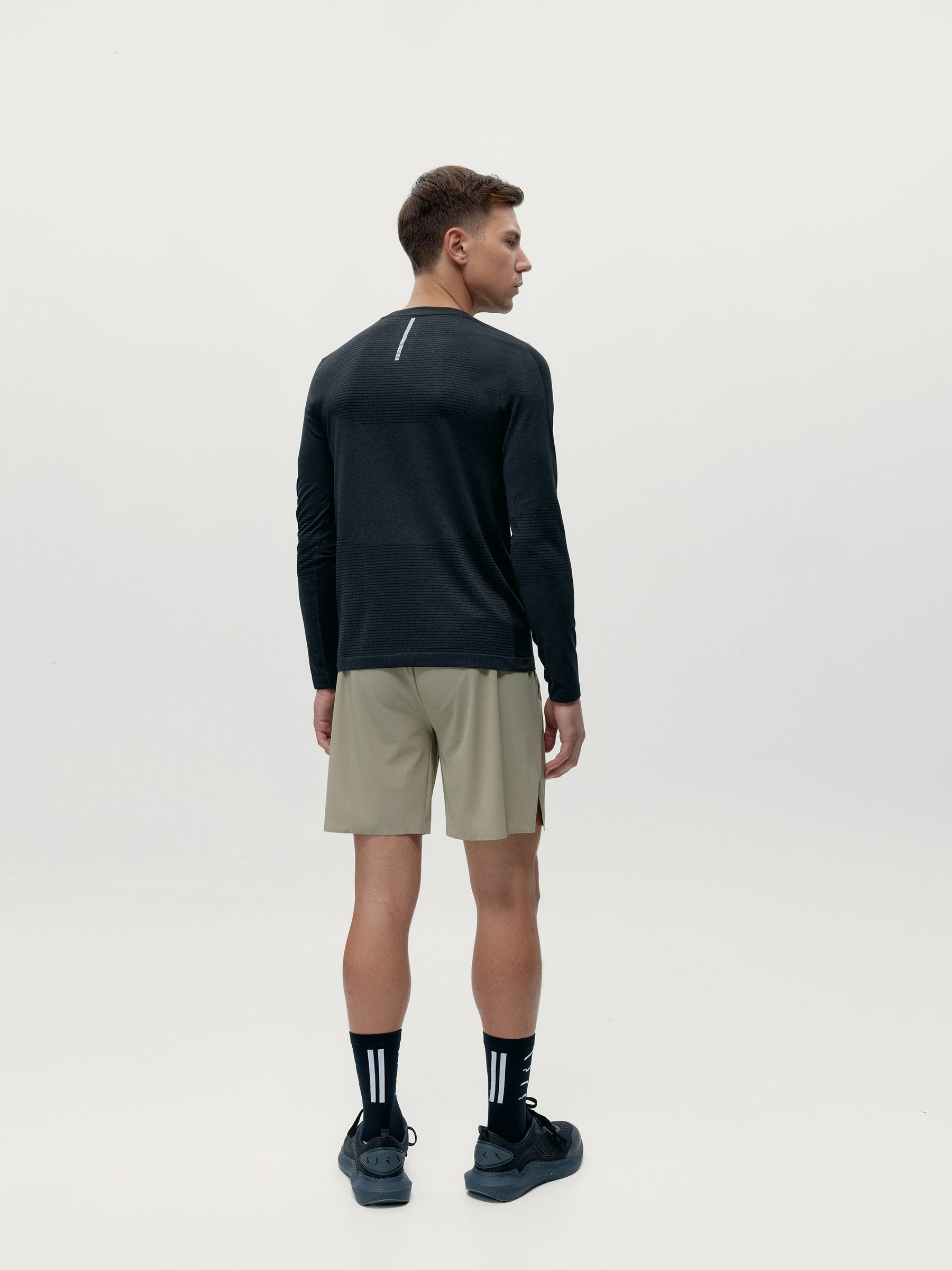 Conjunto deportivo Anthracite + Root