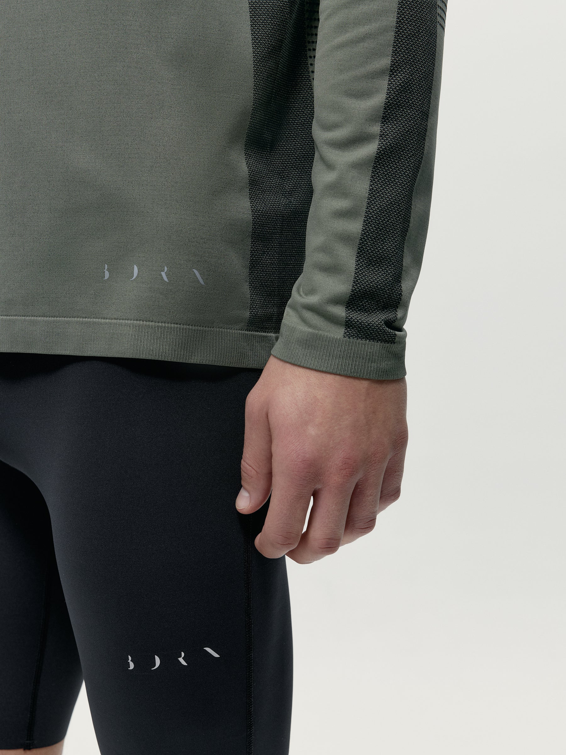 Conjunto deportivo Bleached Kaki + Black