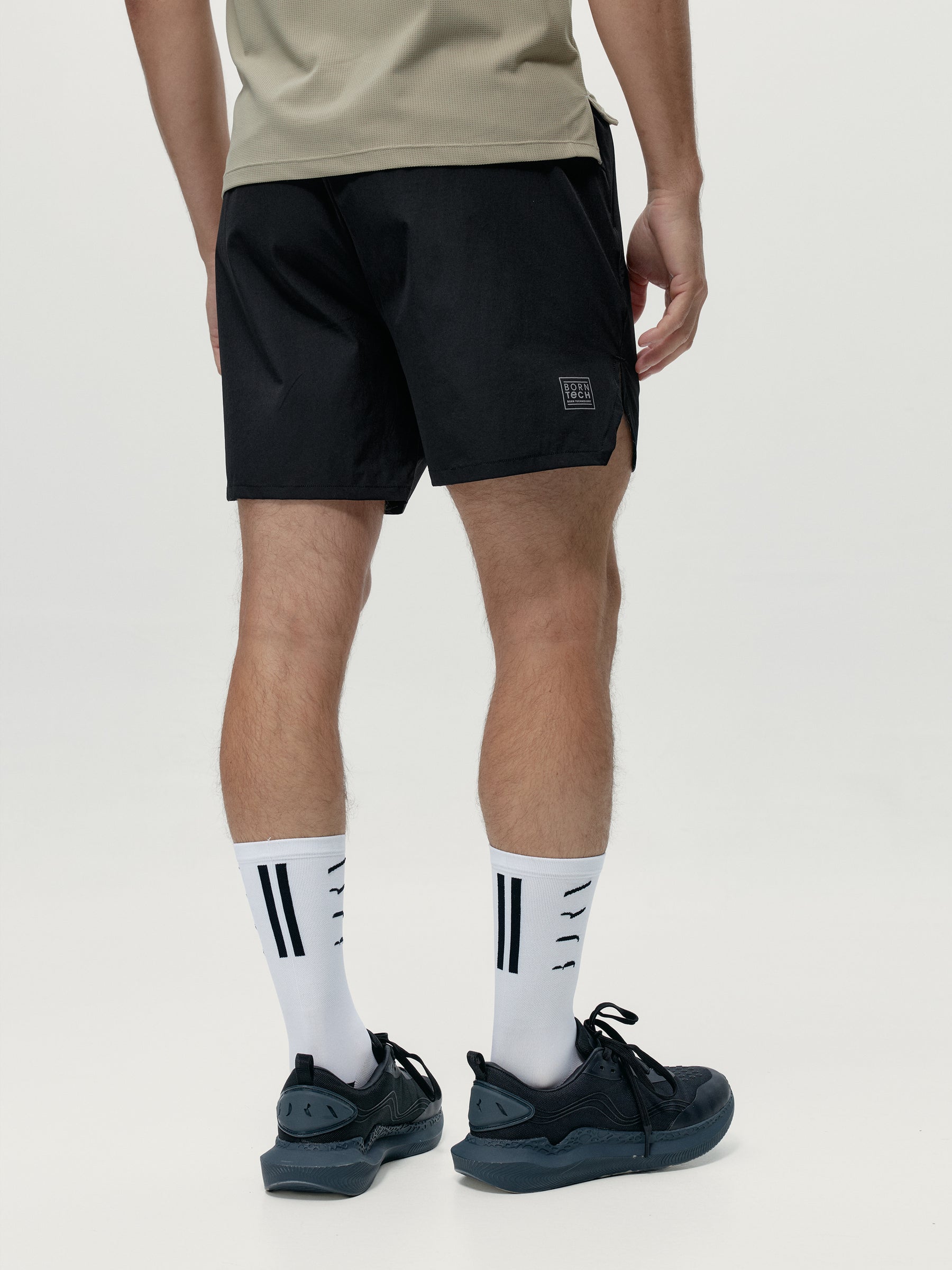 Conjunto deportivo Black + Root