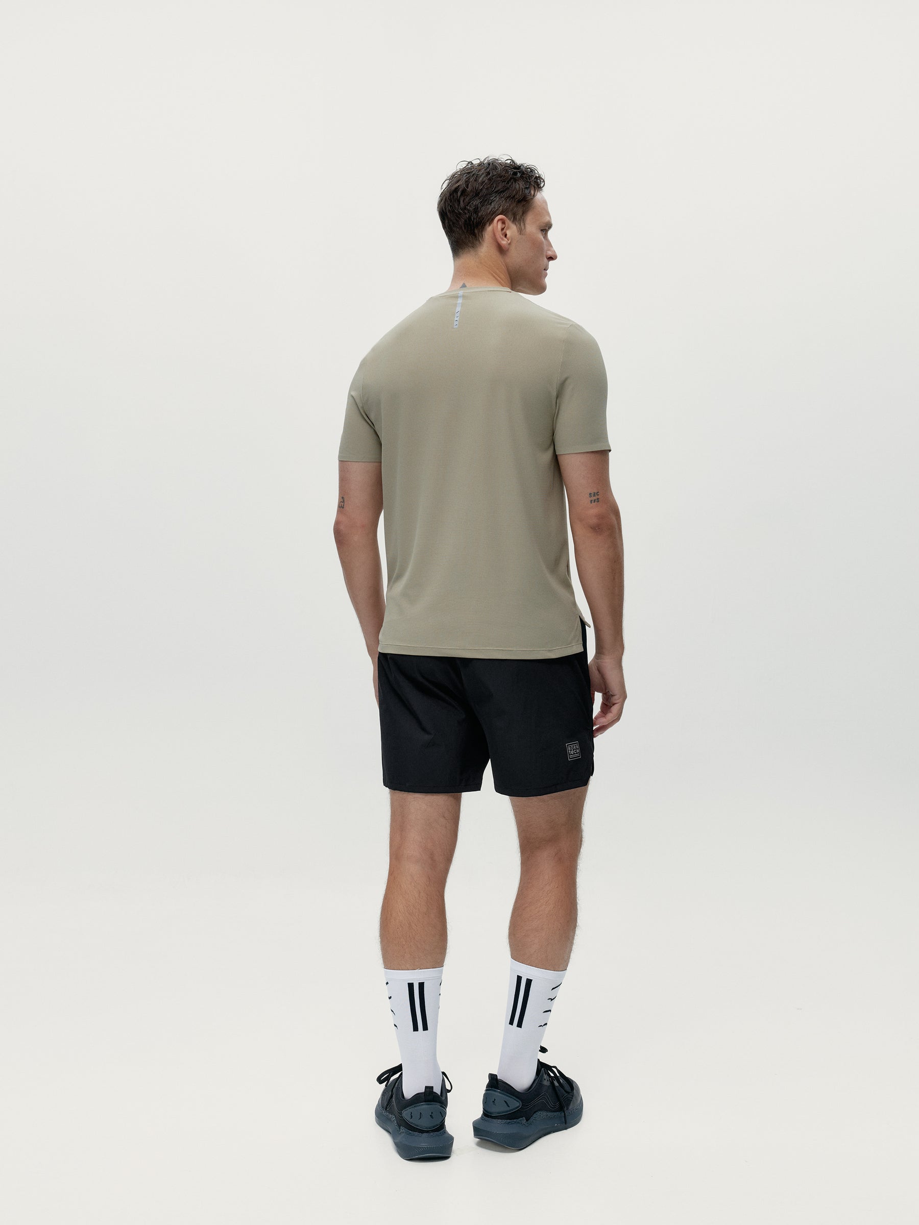 Conjunto deportivo Black + Root