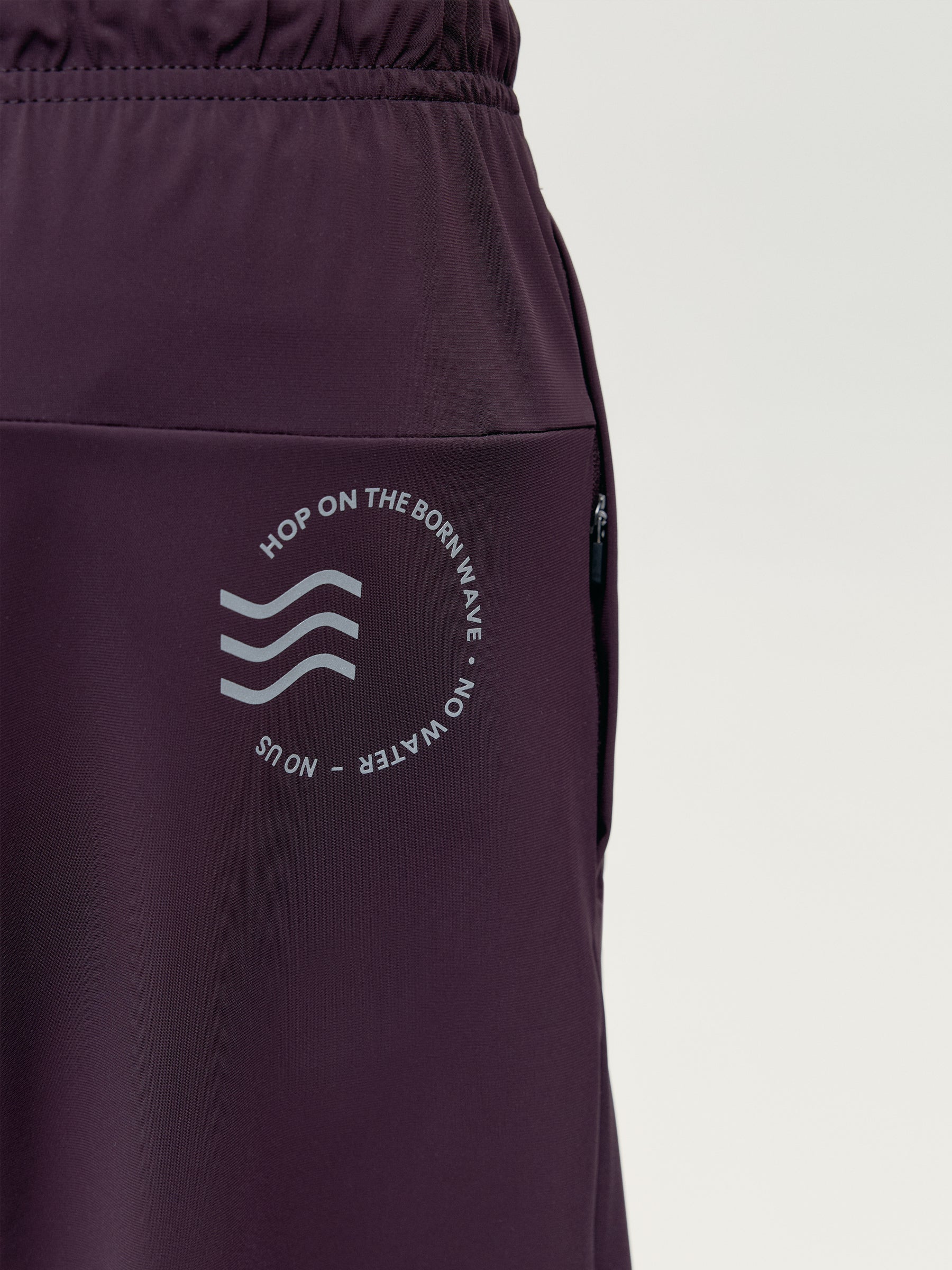 Conjunto deportivo Deep Garnet + White