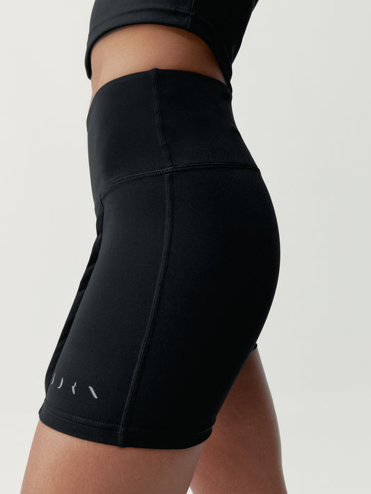 Short Sayani Black