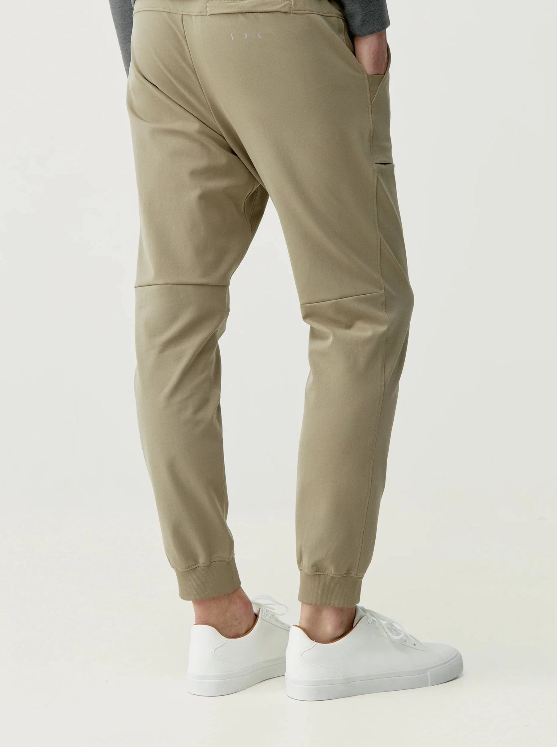 Conjunto deportivo Kariba Hunter