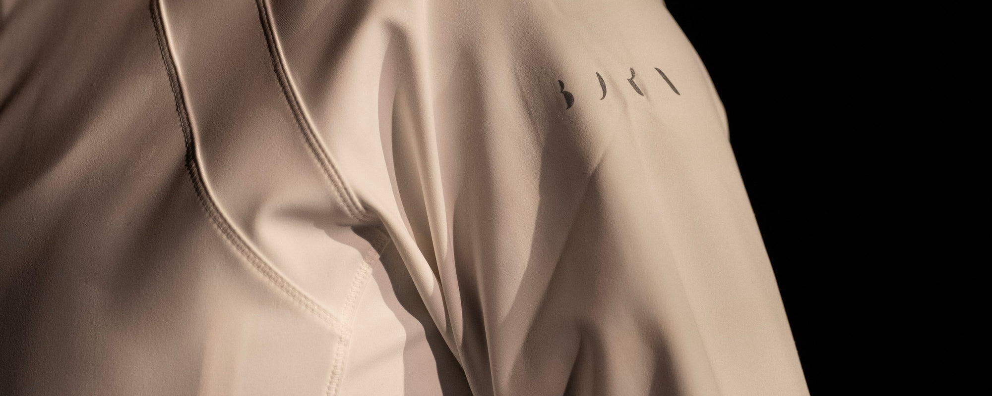 Which fabrics are best for padel clothing