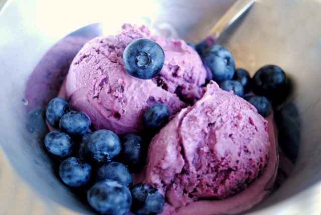 BLUEBERRY ICE CREAM