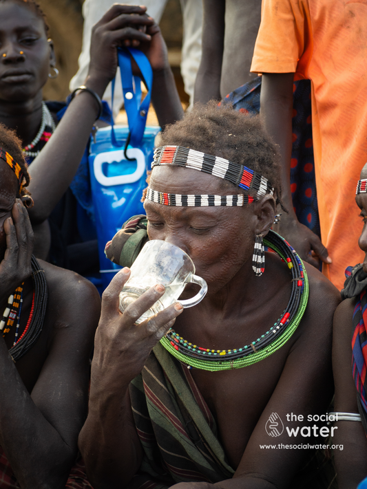 DONACIÓN "THE SOCIAL WATER"