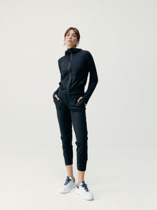 Airla Jogger in Black