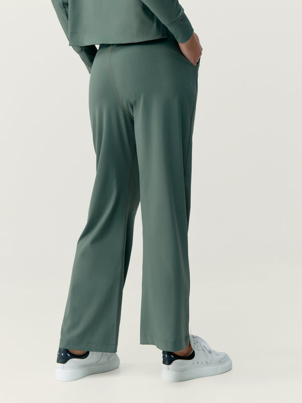 Audrey Pant in Hunter