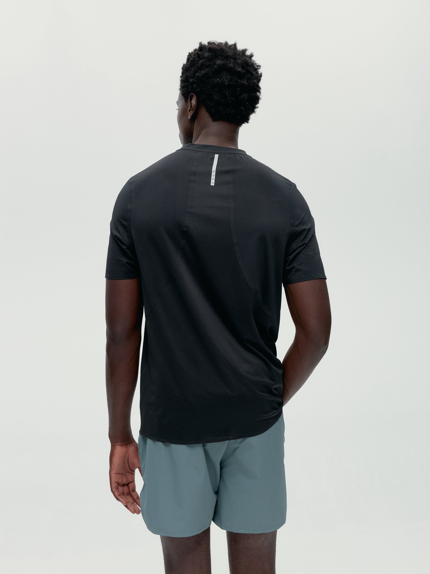 Ensemble de sport noir et gris-vert