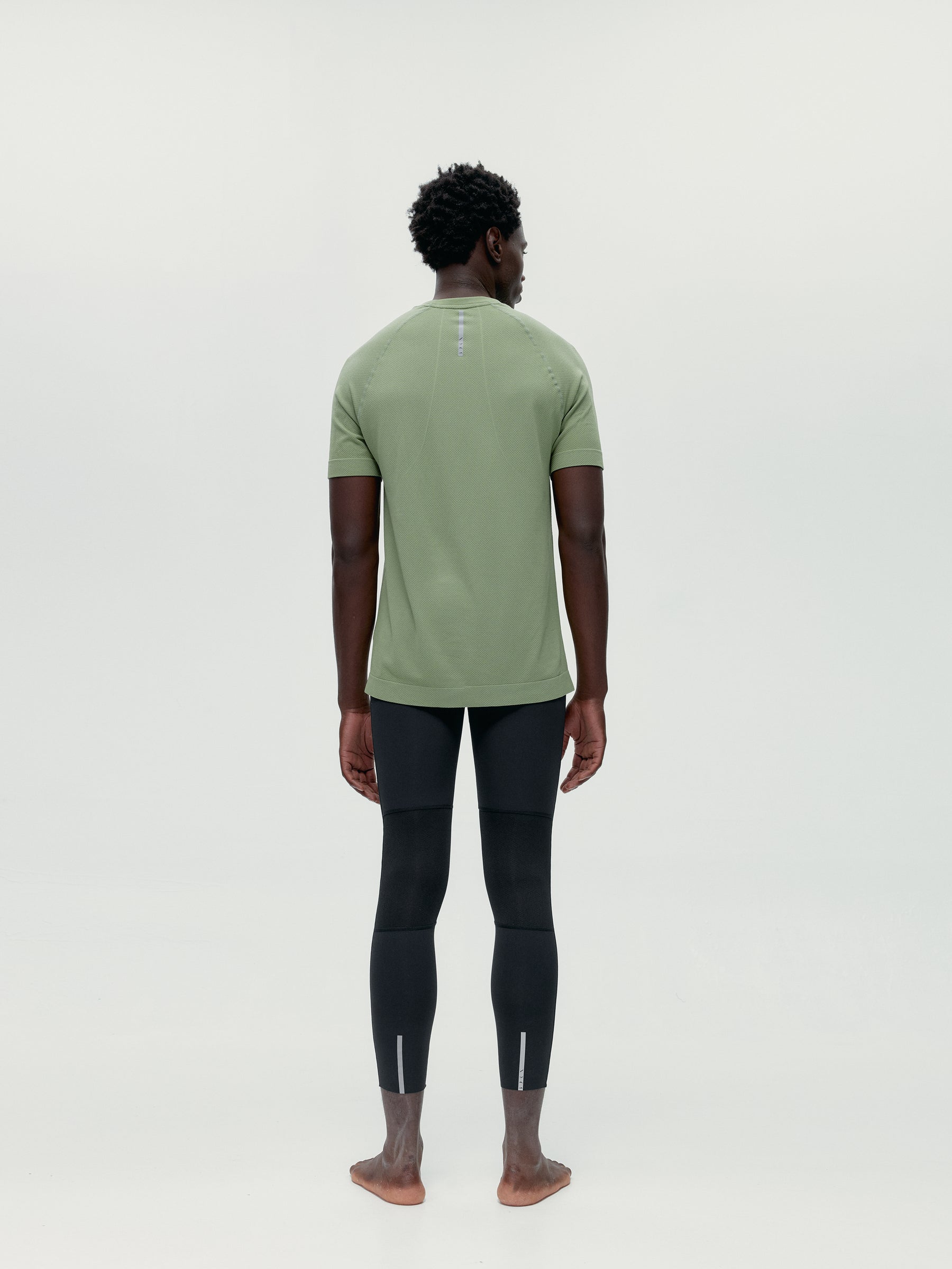 survêtement vert et noir