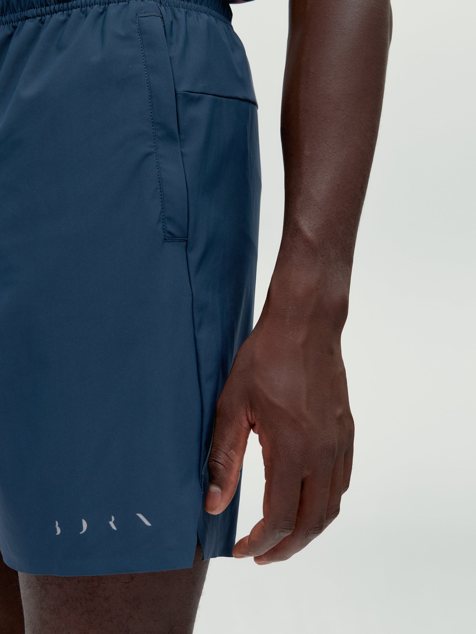 Sportset aus Denim und Rübenpflanze