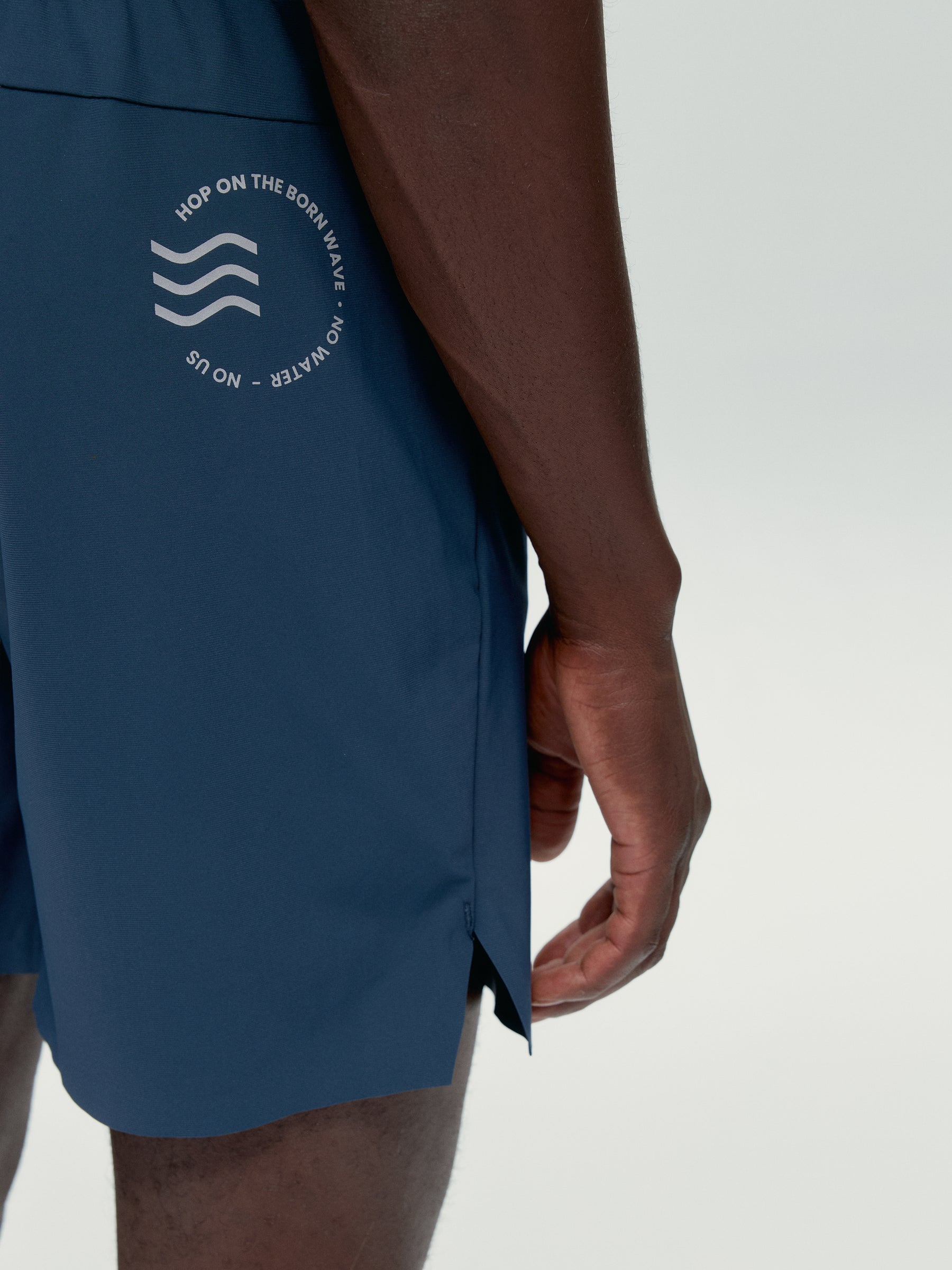 Sportset aus Denim und Rübenpflanze