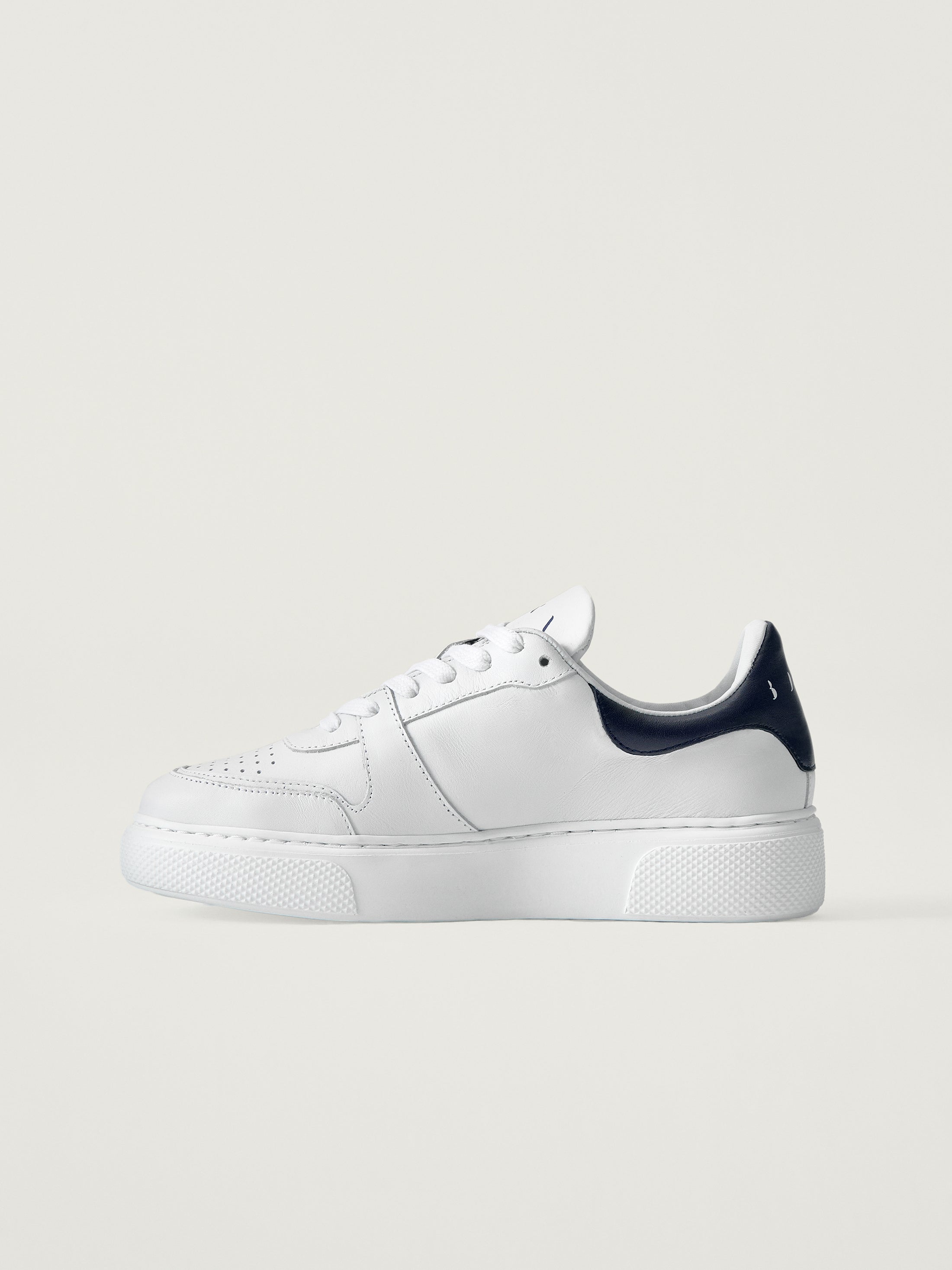 Kedy Unisex Sneaker in White/Denim