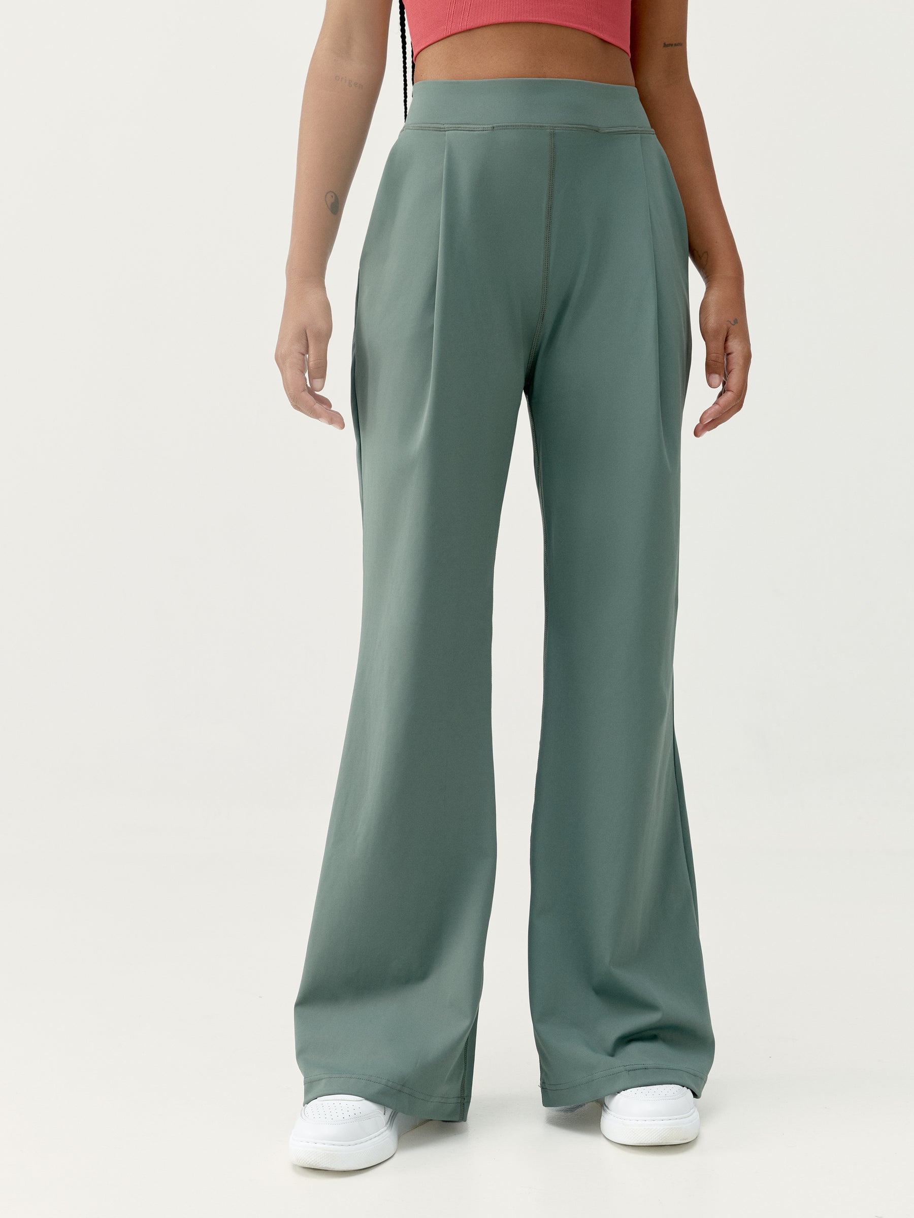 Audrey Pant in Hunter