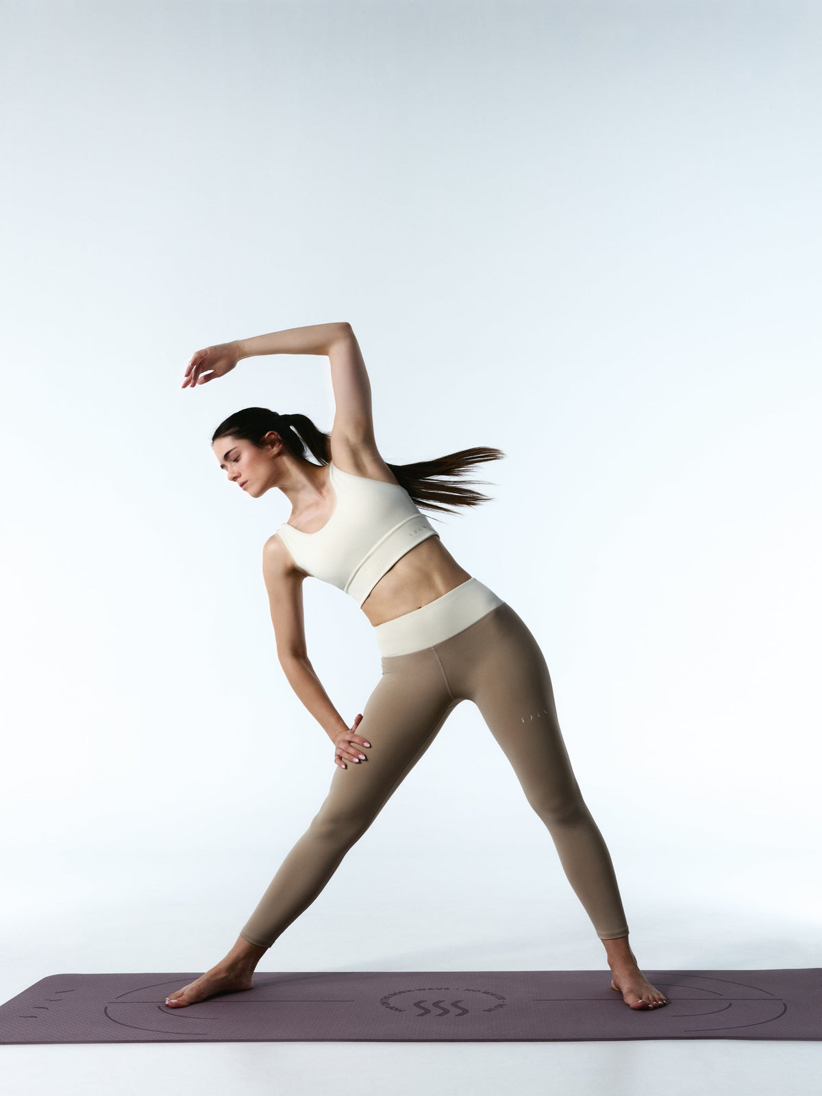 Sutra Leggings in Biscuit/Dove