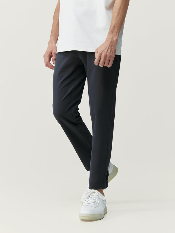 Ebro Pants in Black