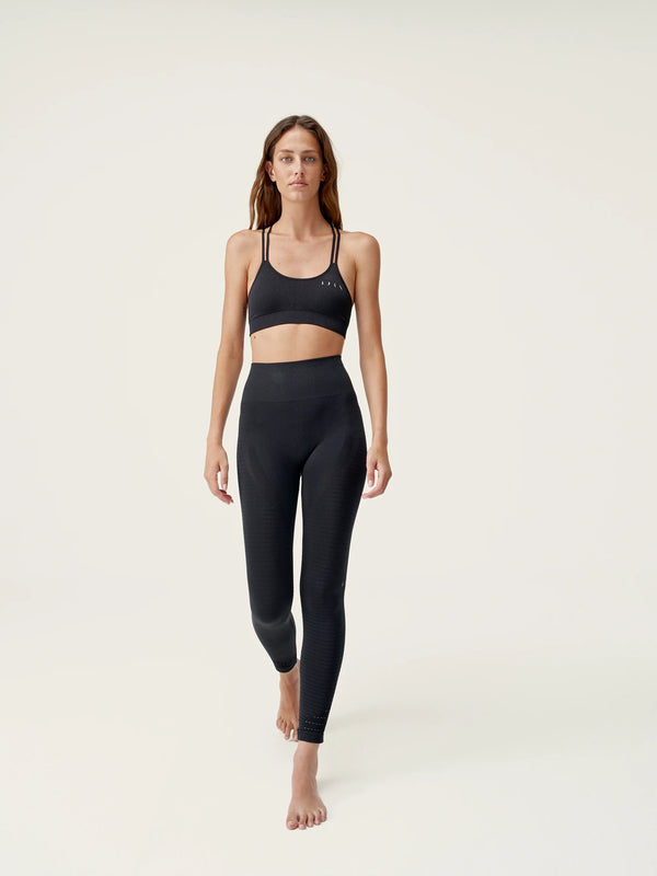 Total Look Hatha Black