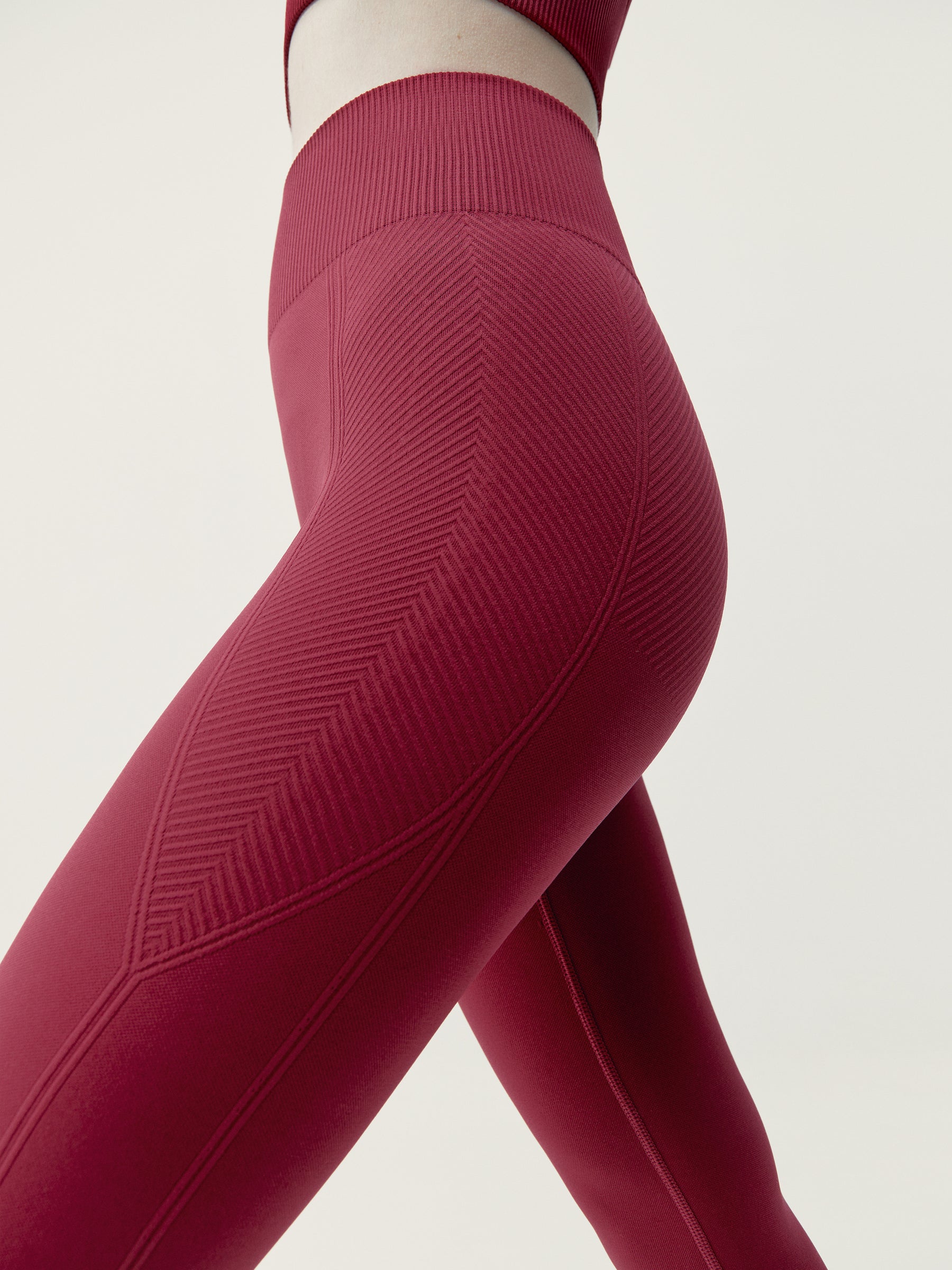 Kamay Legging in Currant