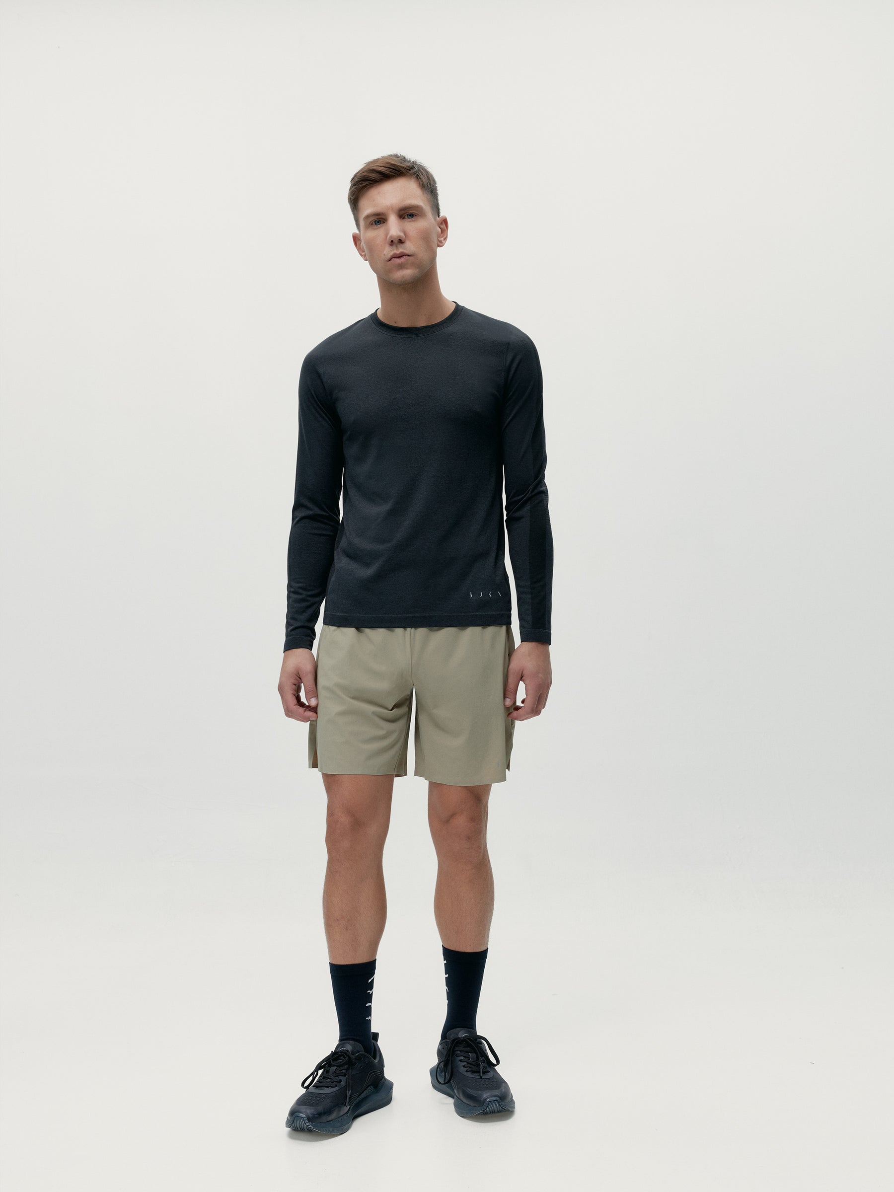 Conjunto deportivo Anthracite + Root