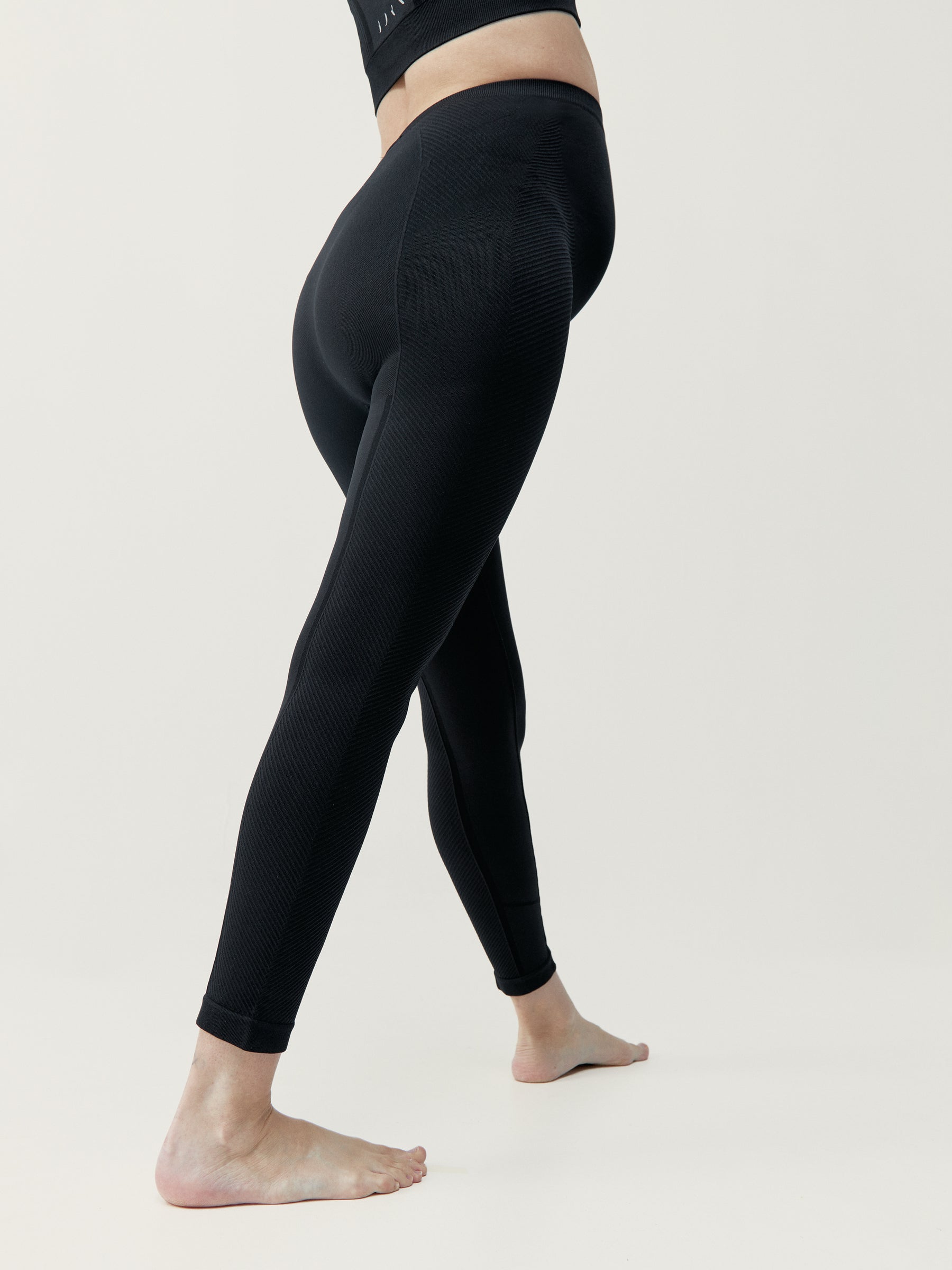 Mommy Line Leggings in Black