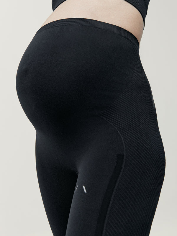 Mommy Line Leggings in Black