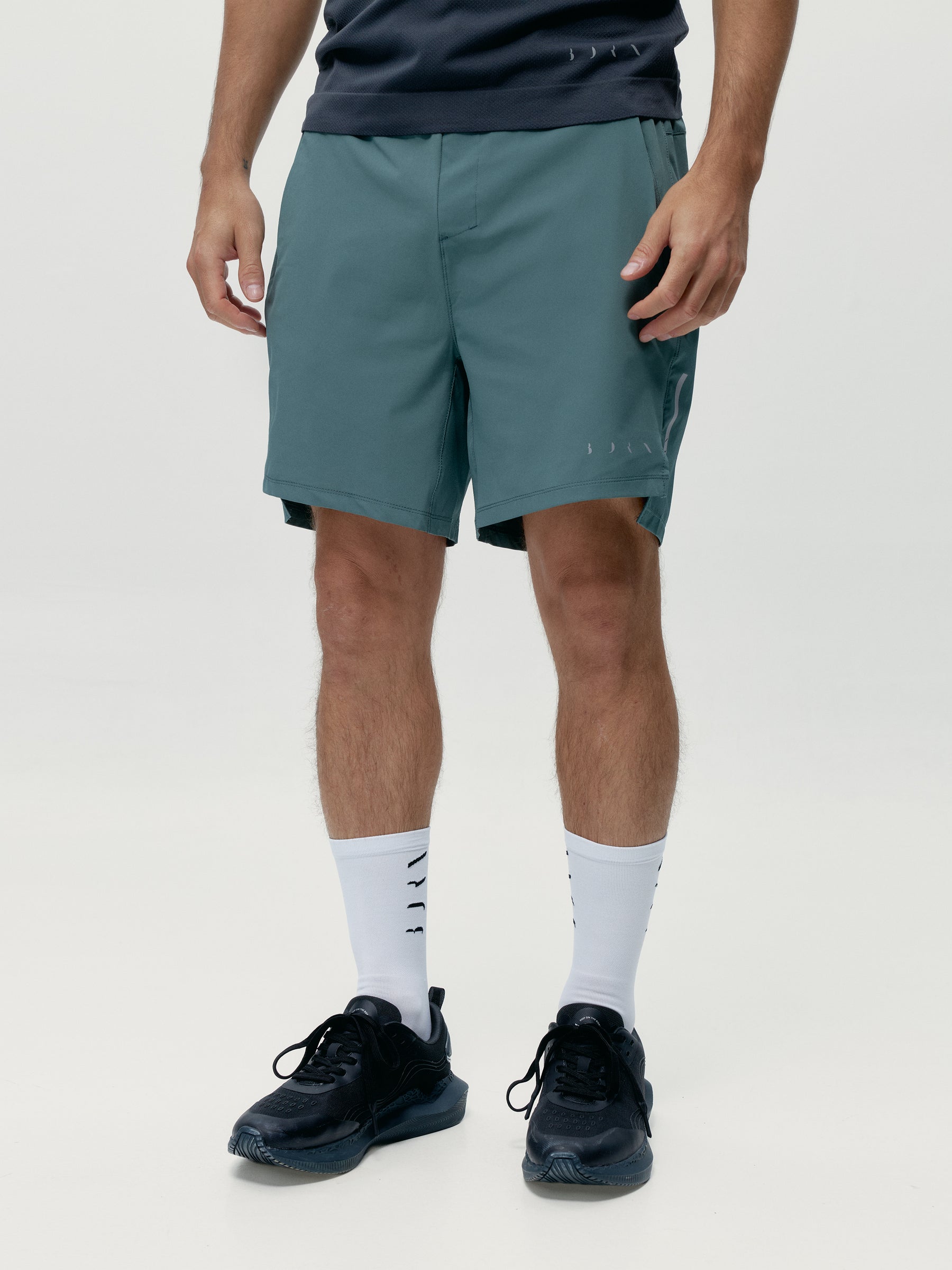Short Natron Grey Green/Road Gray