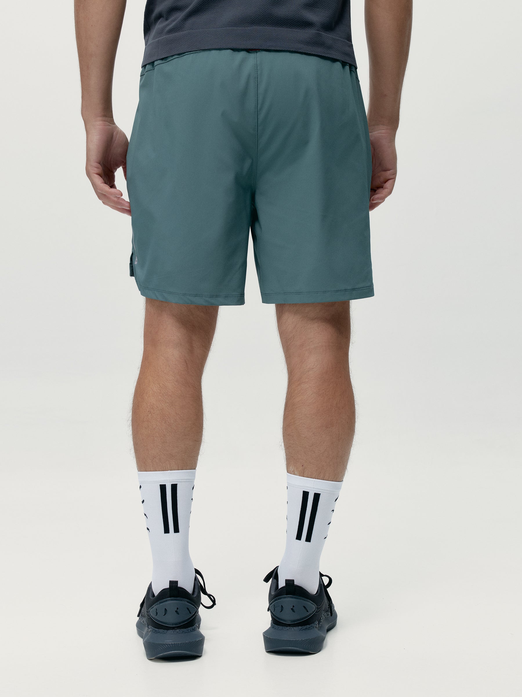 Short Natron Grey Green/Road Gray