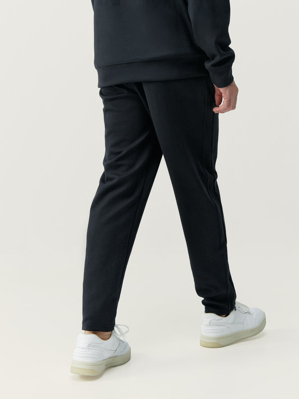 Ness Jogger in Black