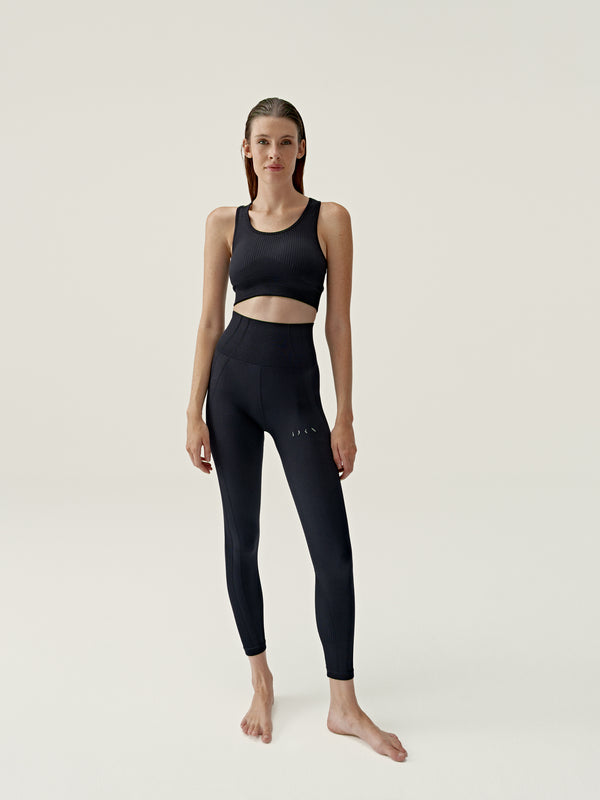 Total Look Nilay Black