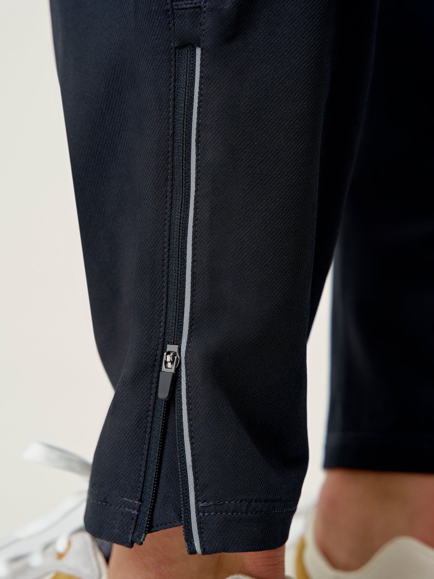 Okavango Joggers in Black