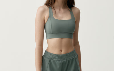 WOMEN'S SPORTSWEAR