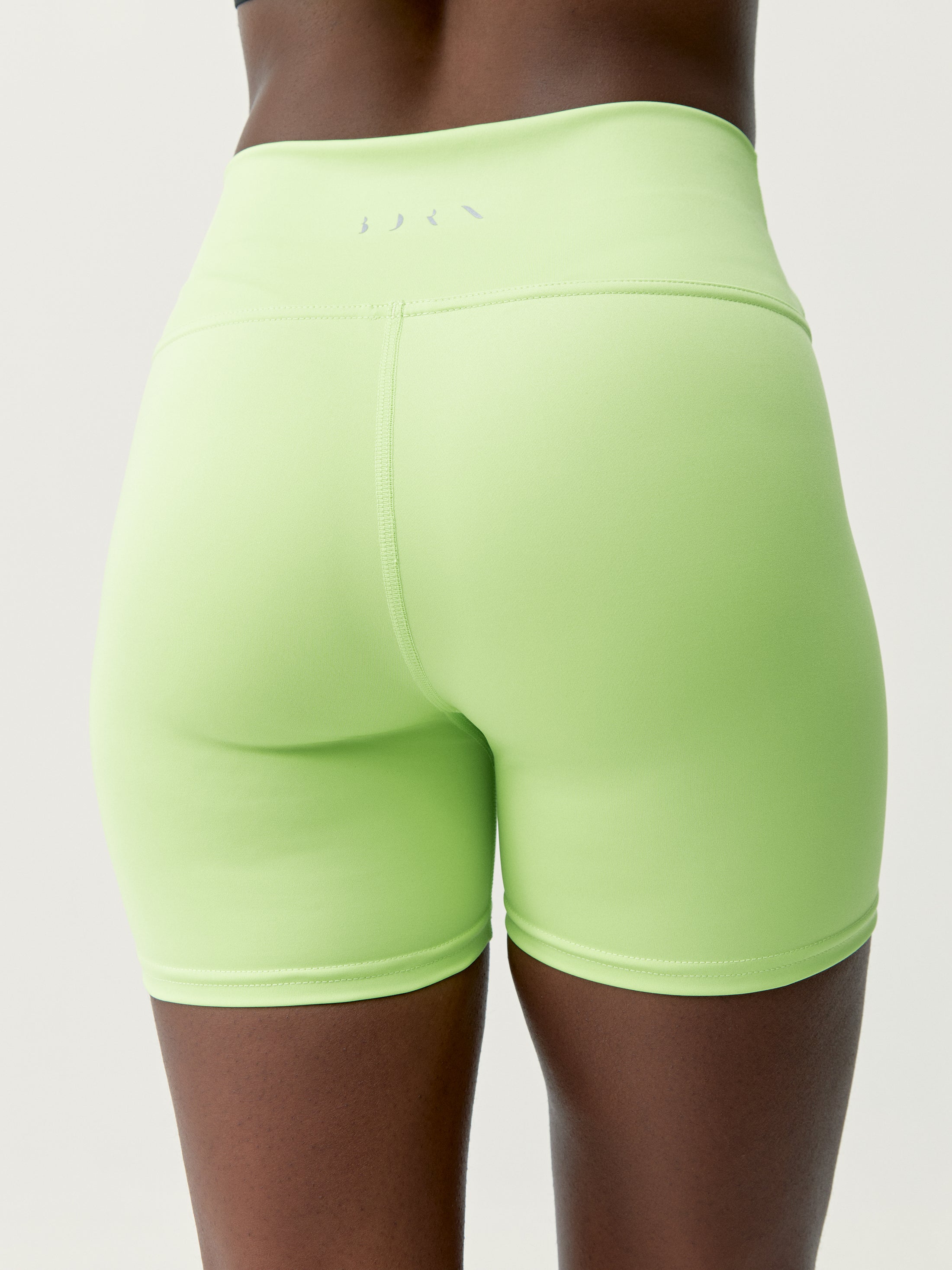 Volea Short in Lime Bright