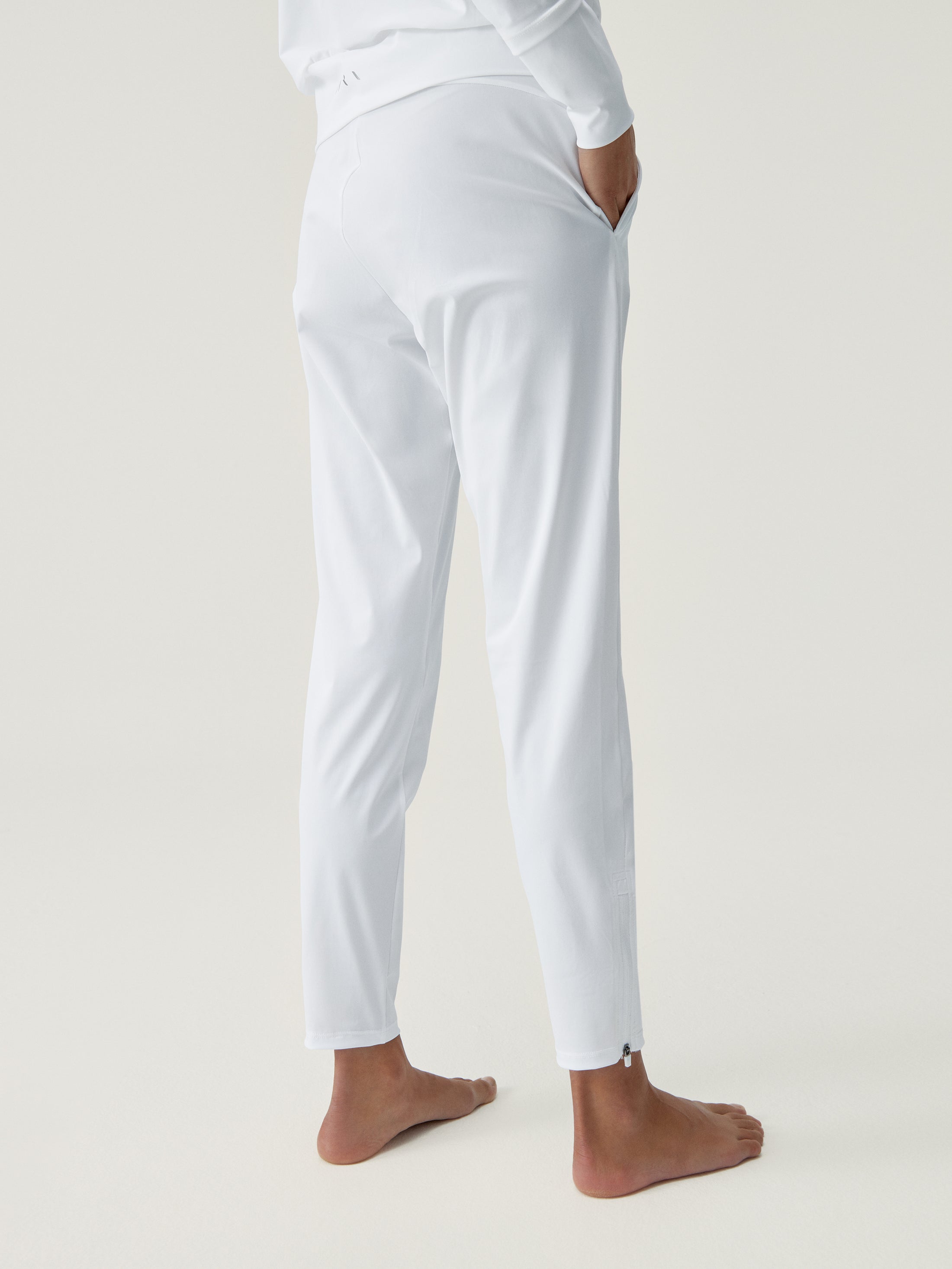 Airla Joggers in White