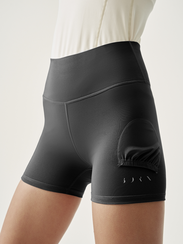 Garros Shorts in Black
