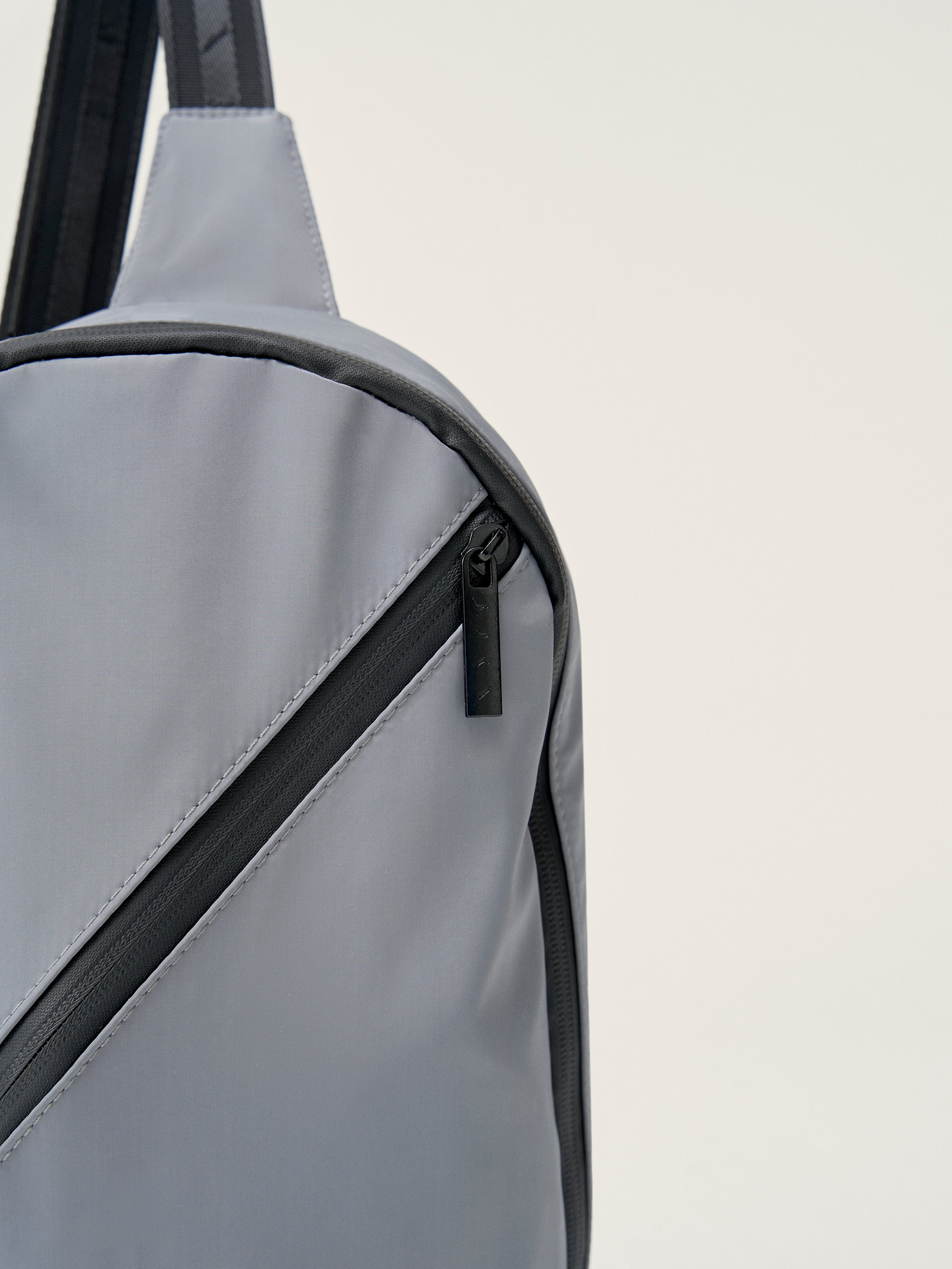 Stow Bag in Light Grey